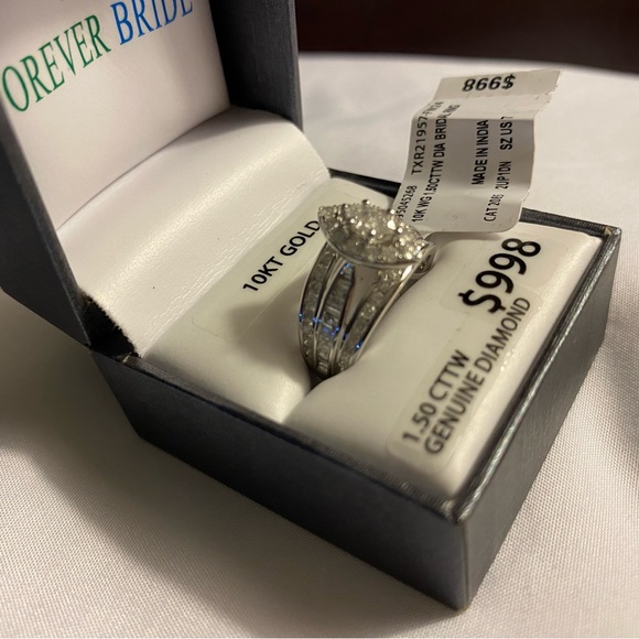 ENGAGEMENT RING - Picture 3 of 6